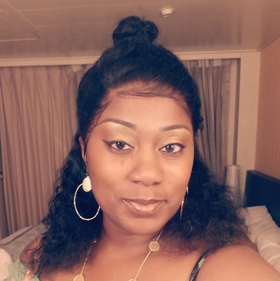 Meet your Posher, Fonya - Picture 1 of 1